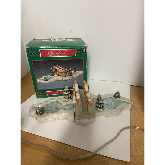 1991 Skater's Pond House of Lloyd Christmas Around the World #541750 Vintage - Picture 12 of 14